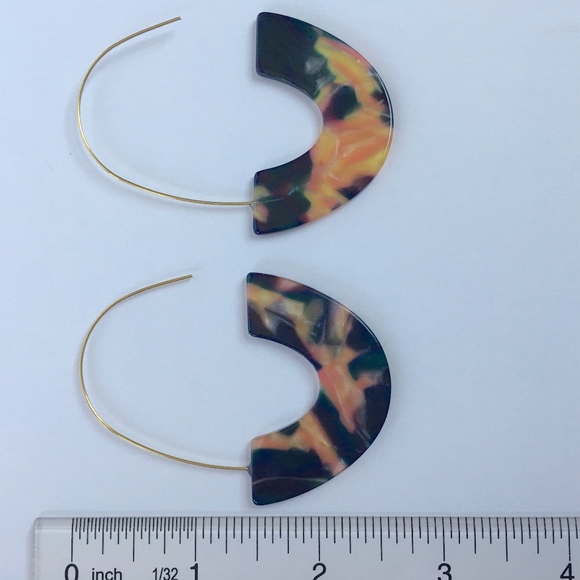 Acrylic Tortoise Shell Resin Earrings - Picture 4 of 4